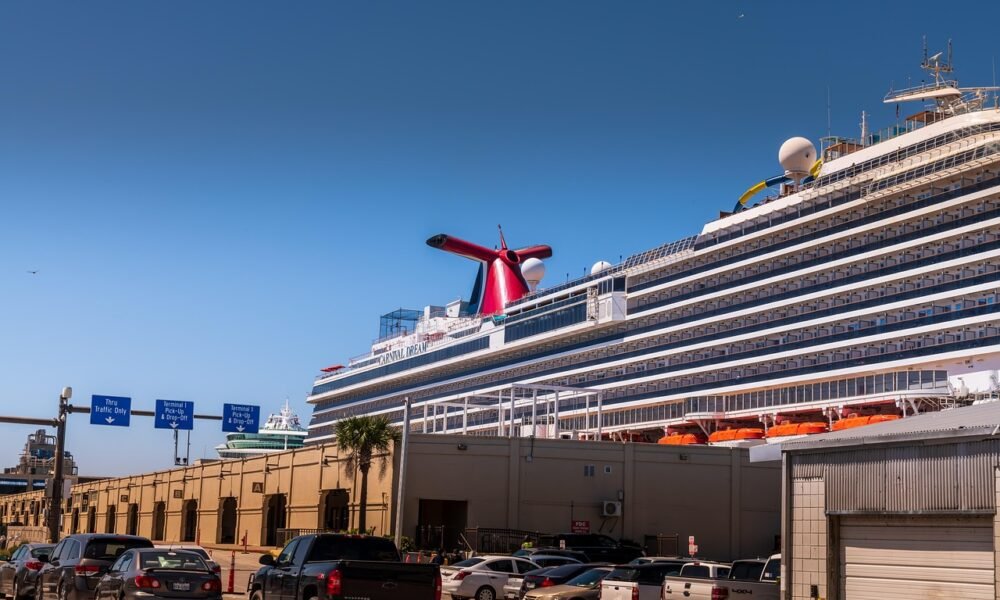 Cruise liner, cruise ship, terminal, port, harbor, cruise lines